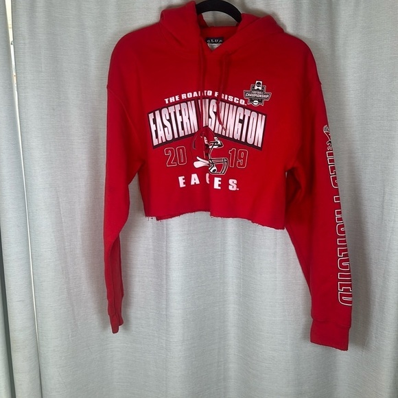EWU CROPPED HOODIE SIZE(M) - Picture 1 of 5